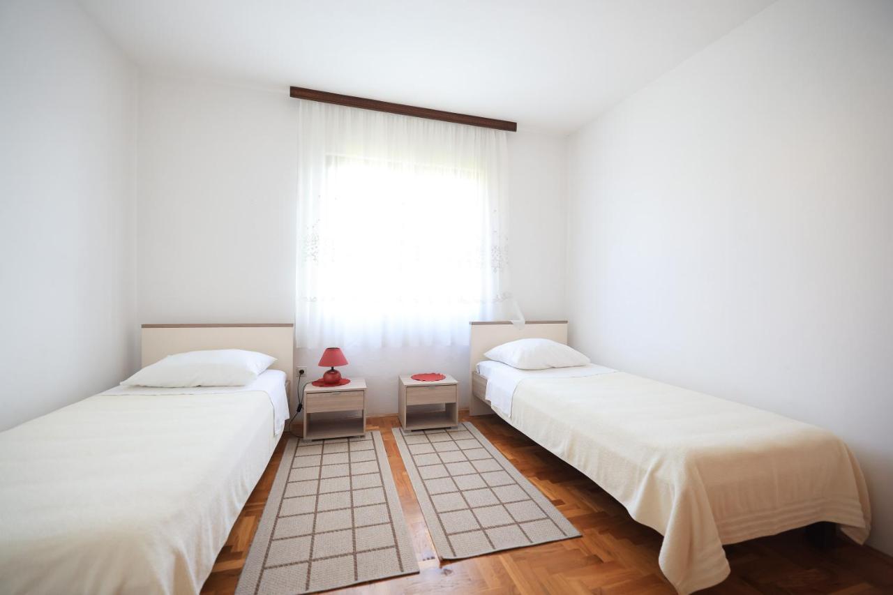 Apartments Ana Петрчане Экстерьер фото