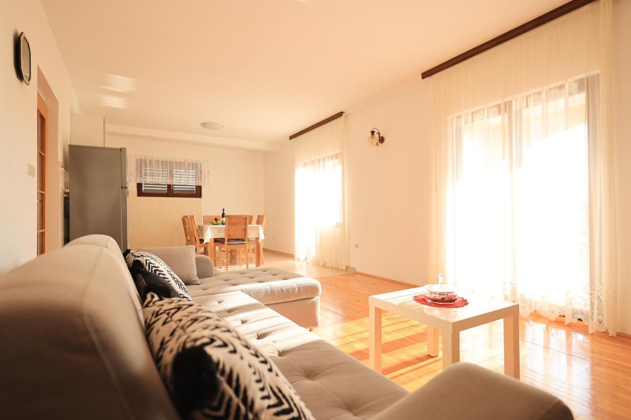 Apartments Ana Петрчане Экстерьер фото