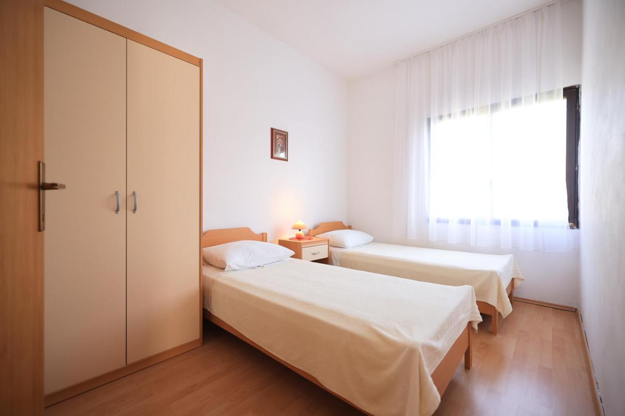 Apartments Ana Петрчане Экстерьер фото
