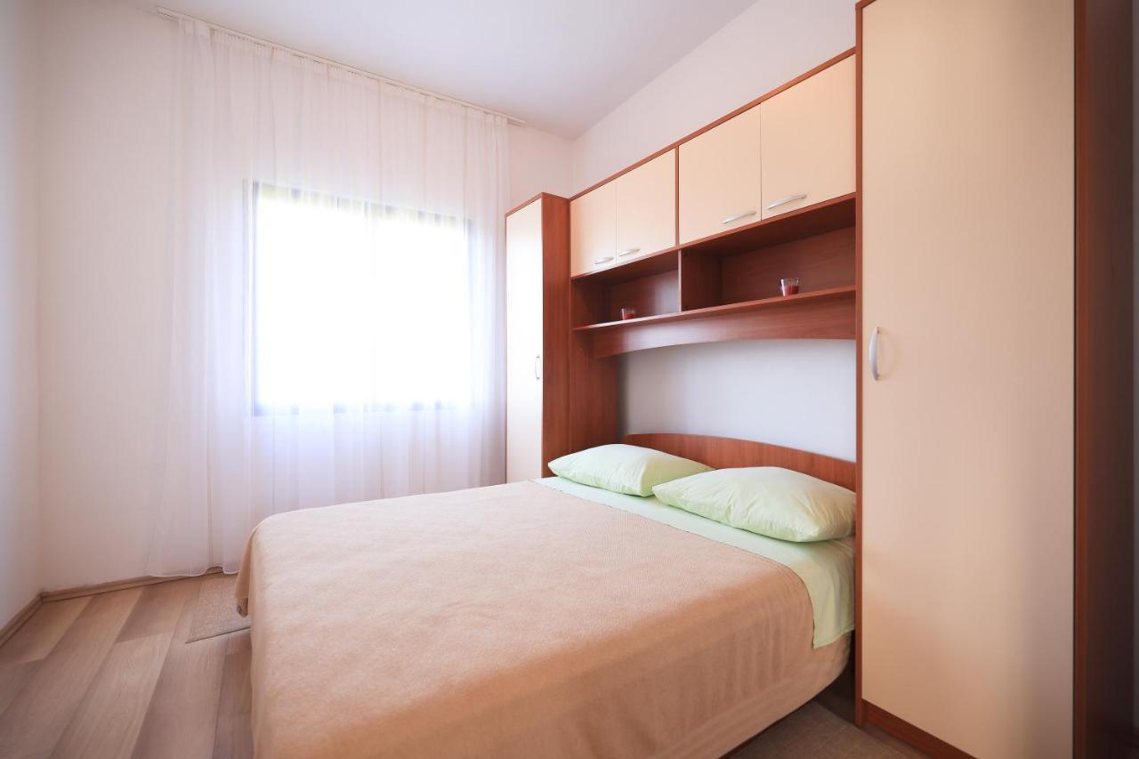 Apartments Ana Петрчане Экстерьер фото