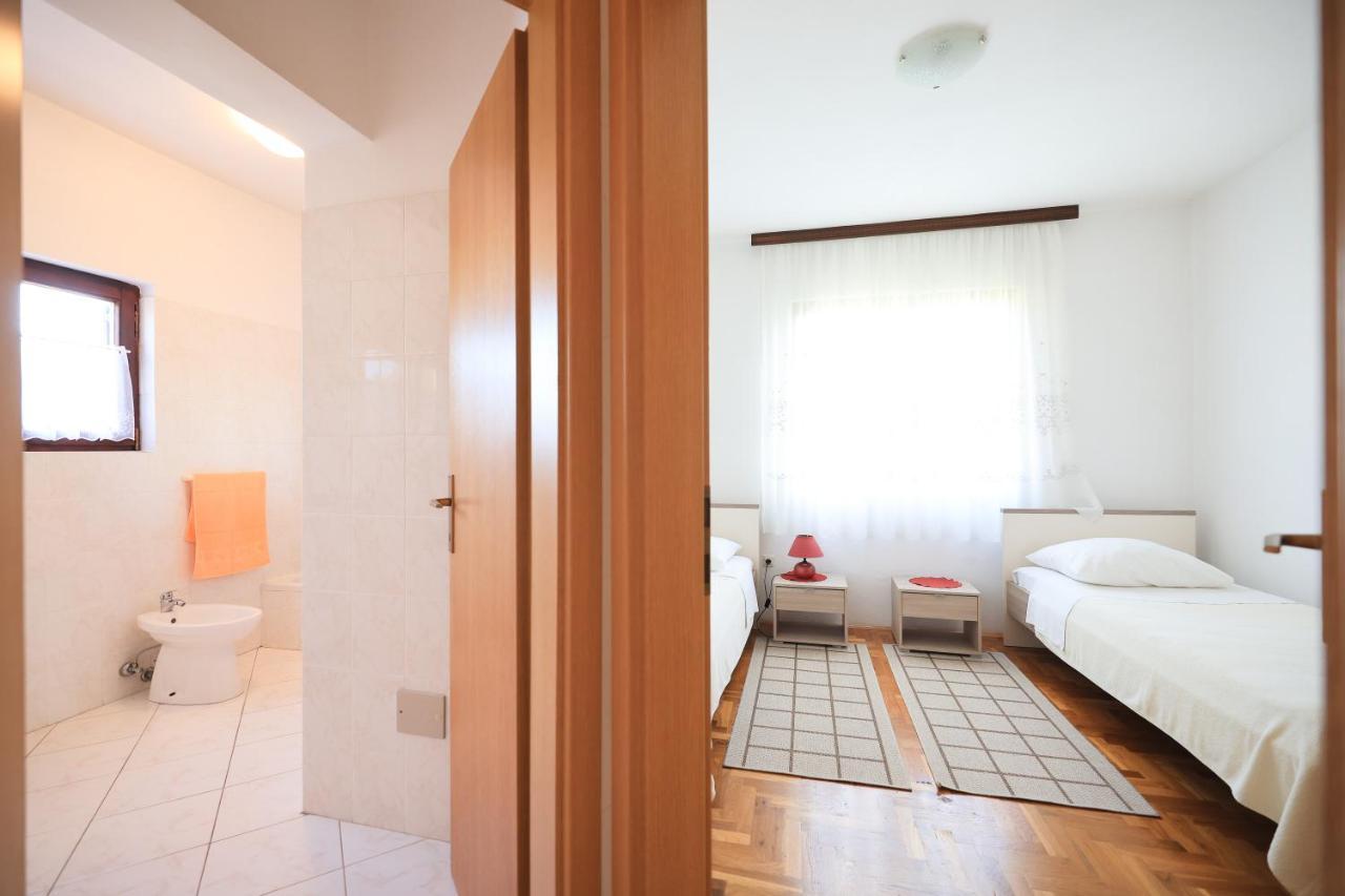 Apartments Ana Петрчане Экстерьер фото