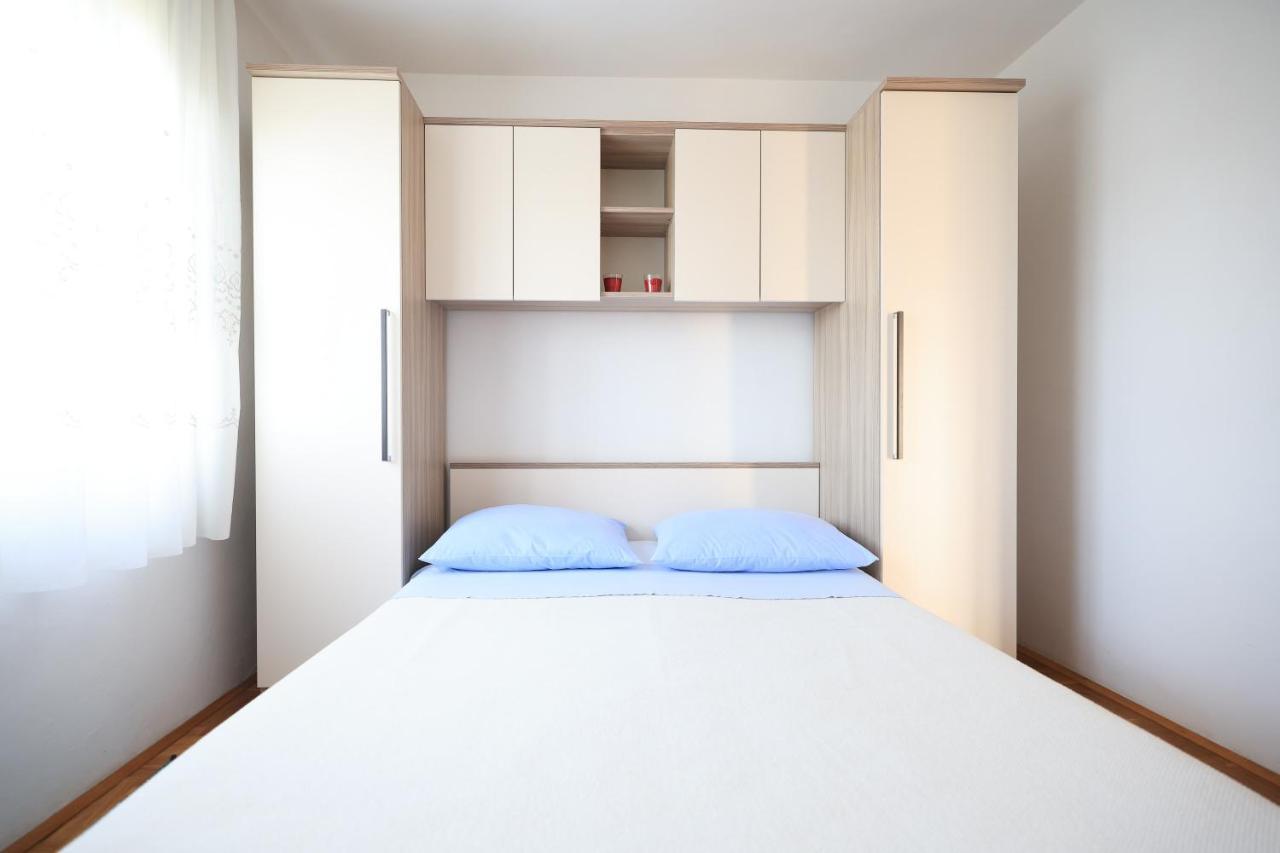 Apartments Ana Петрчане Экстерьер фото