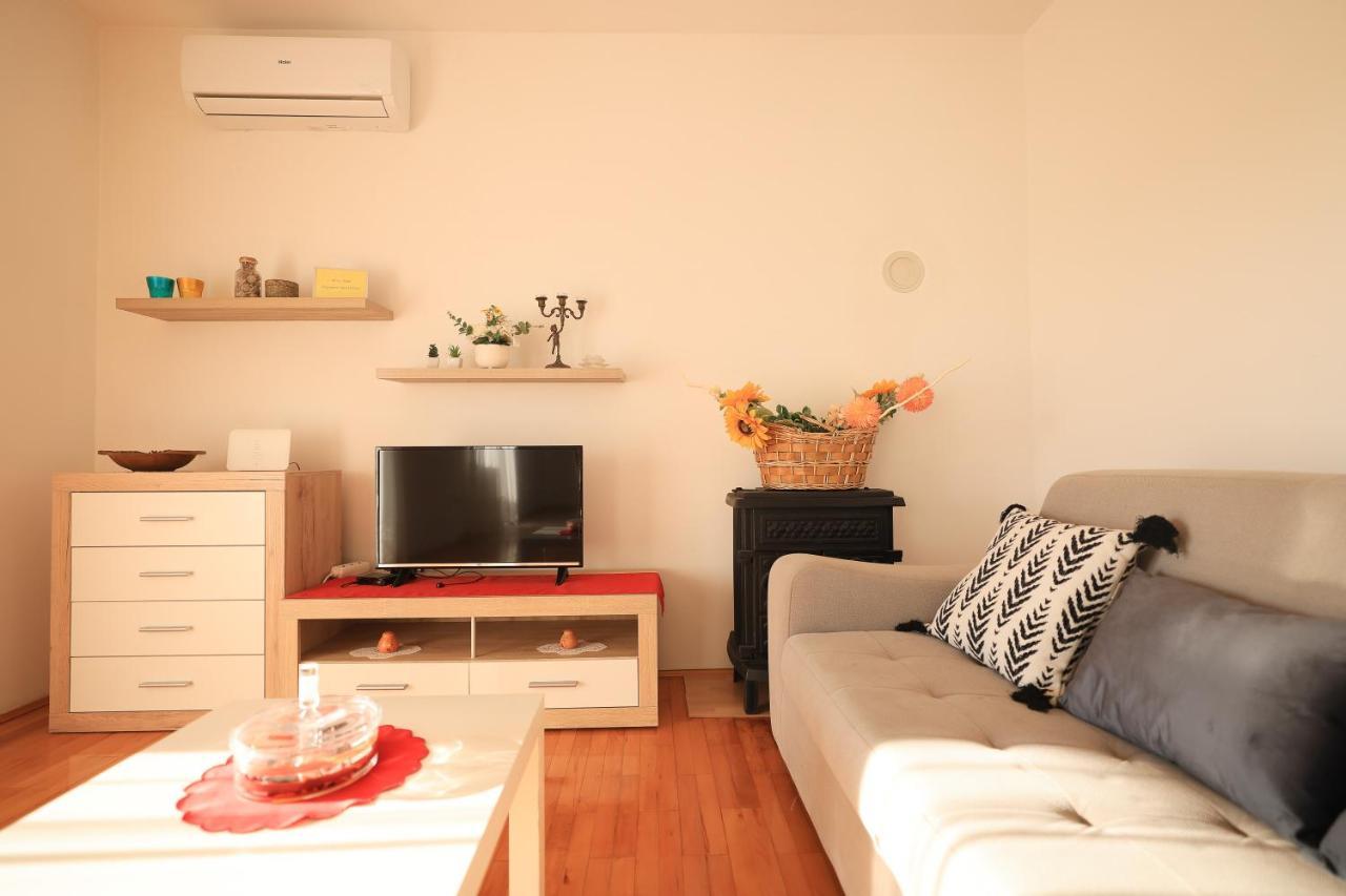 Apartments Ana Петрчане Экстерьер фото