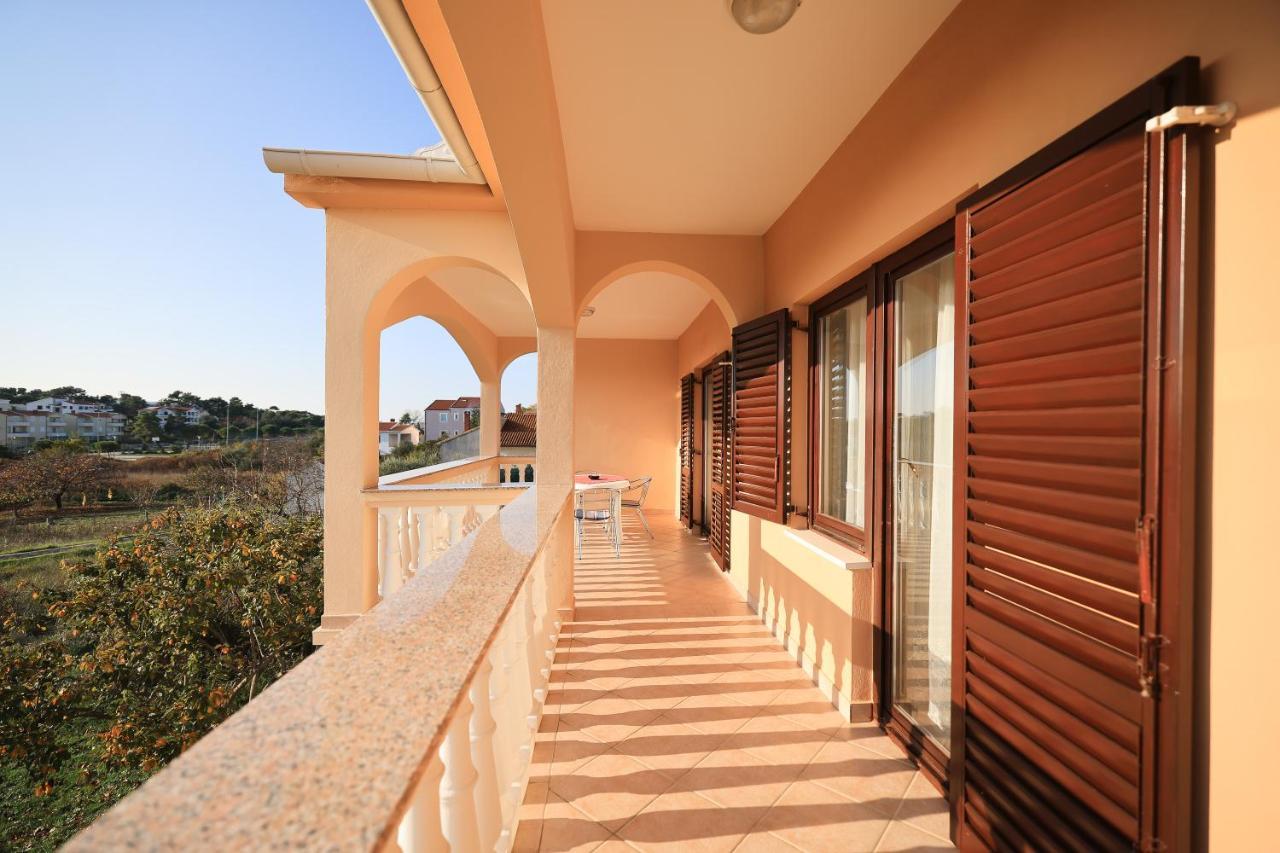 Apartments Ana Петрчане Экстерьер фото