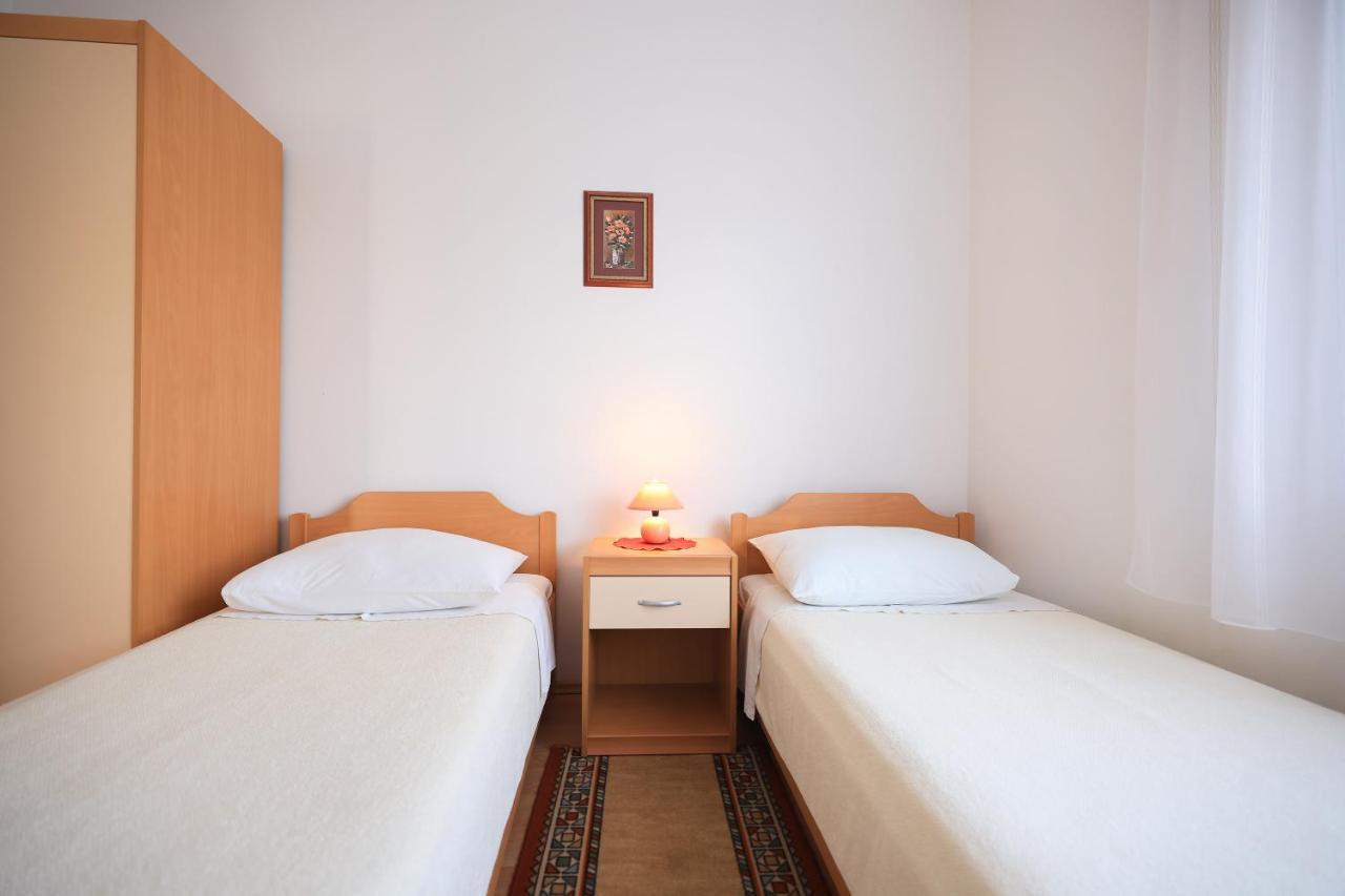 Apartments Ana Петрчане Экстерьер фото
