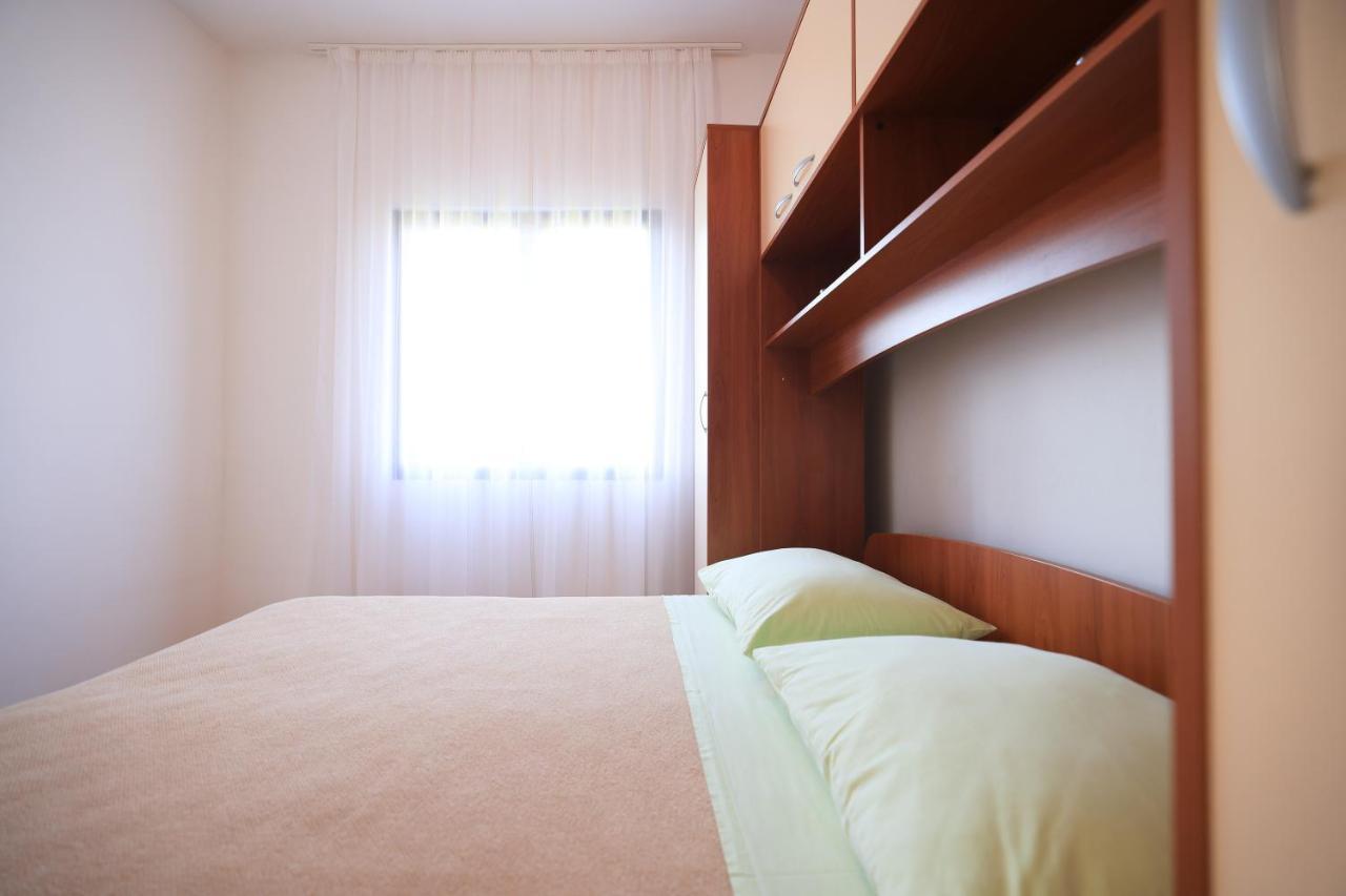 Apartments Ana Петрчане Экстерьер фото