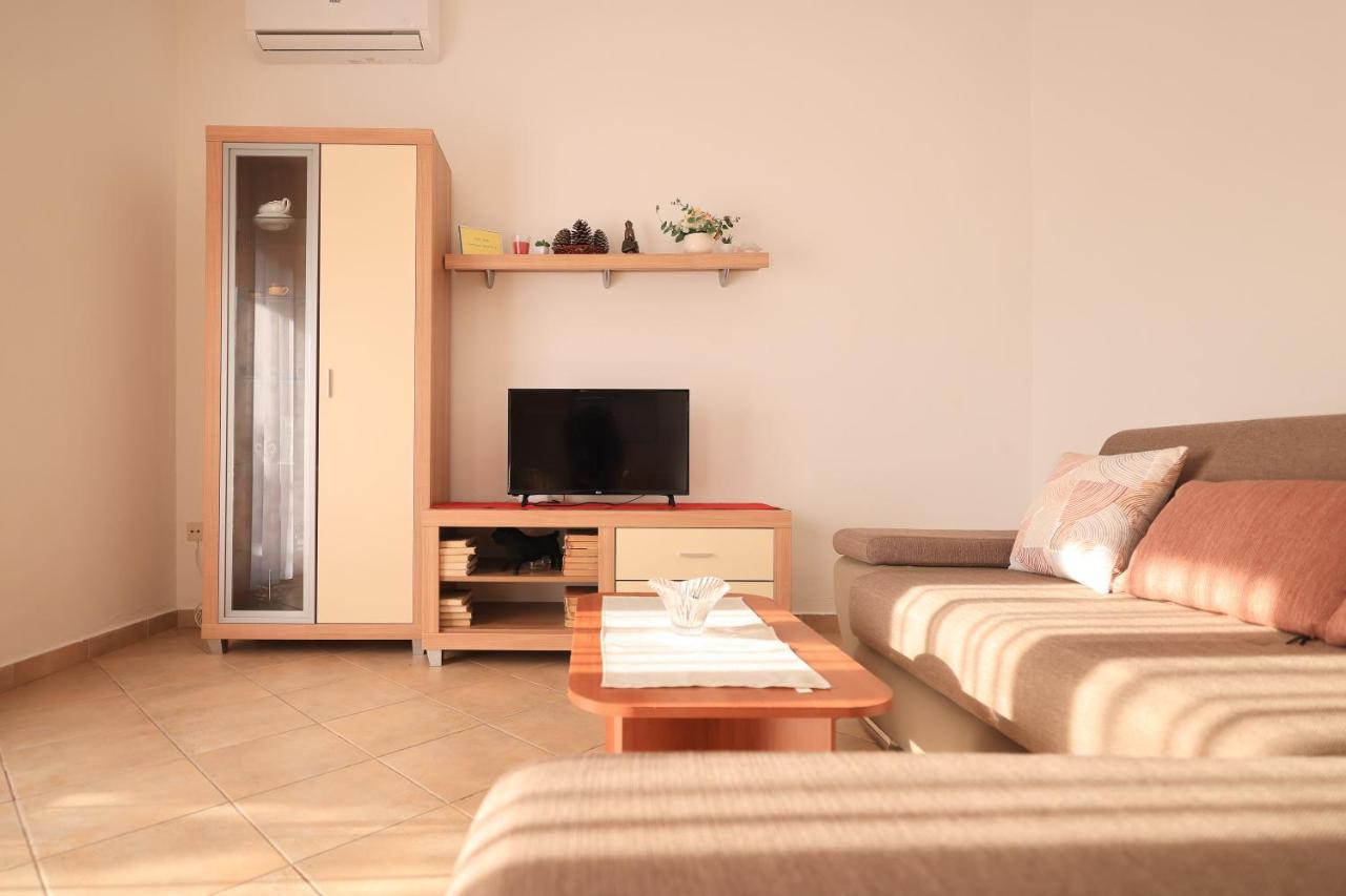 Apartments Ana Петрчане Экстерьер фото