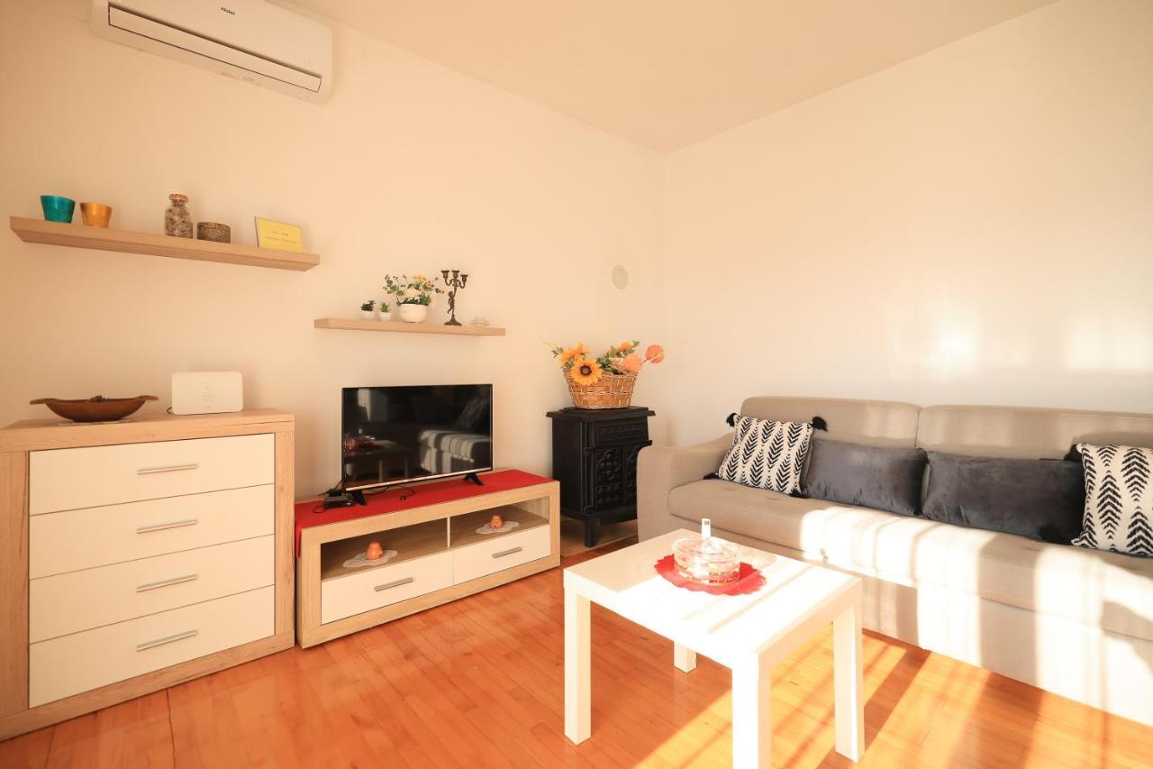 Apartments Ana Петрчане Экстерьер фото