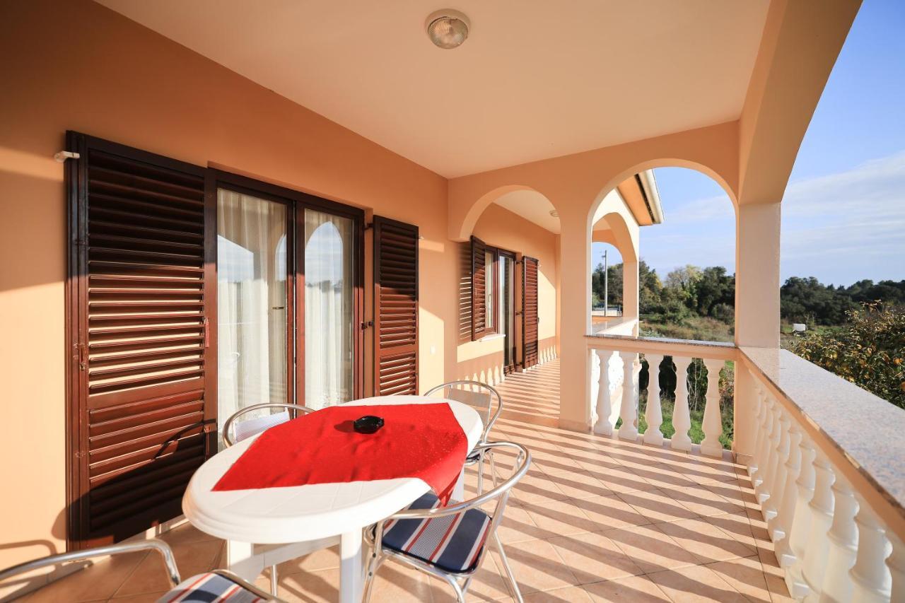 Apartments Ana Петрчане Экстерьер фото