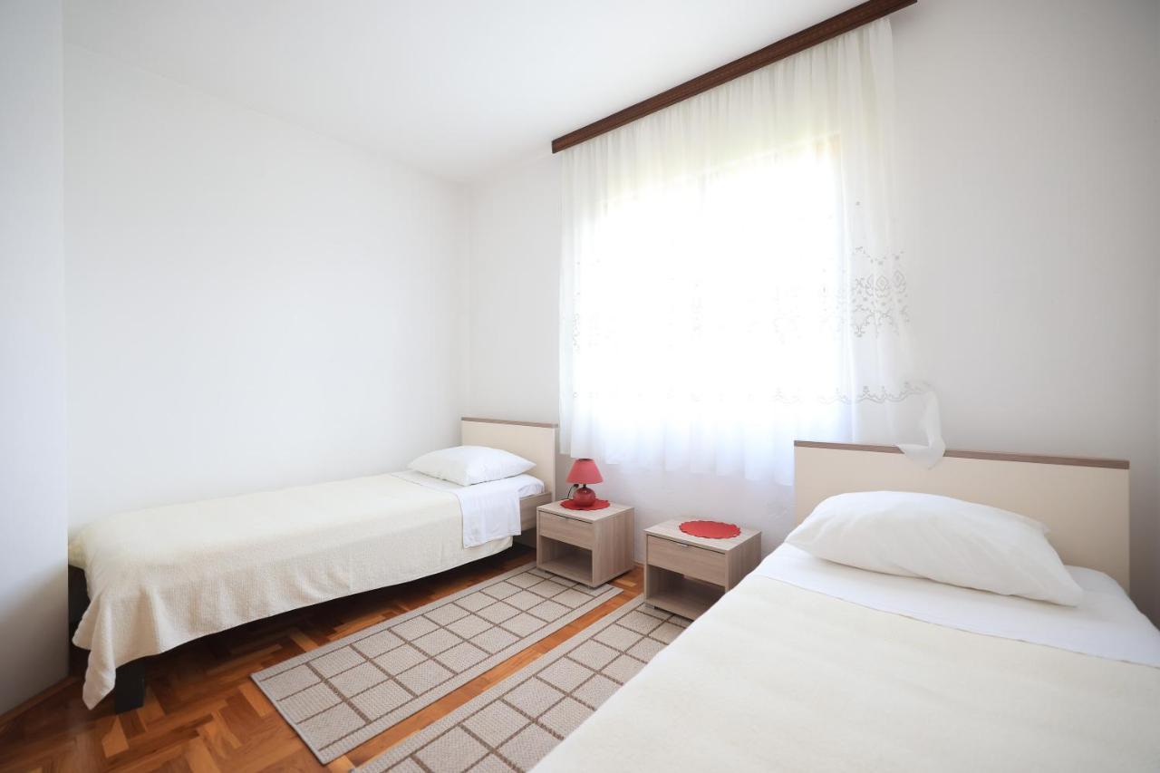 Apartments Ana Петрчане Экстерьер фото